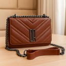 Bolsa Feminina Pequena De Lado Transversal Alça Corrente Lançamento